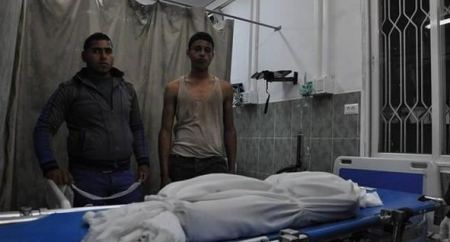 وفاة طفلتين في غزة بسبب شمعة