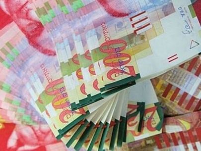 اسرائيل تفرج عن اموال الضرائب المستحقة للسلطة الفلسطينية