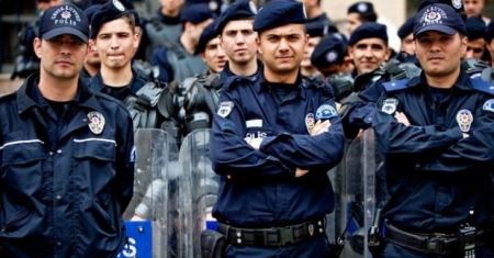 تركيا ... إحالة 18 شرطيًّا للنيابة العامة بتهمة الخيانة والتجسس