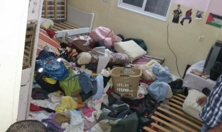 القدس... الاحتلال يسرق ذهباً وأموالاً من بيت خلال اقتحامه 