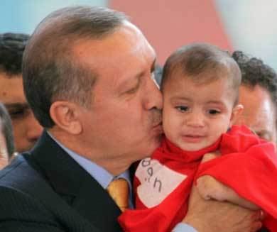 منزل « اردوغان الفلسطيني » تغمره الفرحة بعد تحقق وعد الرئيس التركي اردوغان