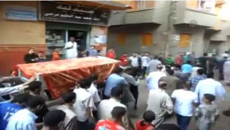 فيديو : رفقاء المسيرة يغيبون عن وداع الفنان سعيد صالح