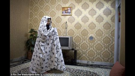 طفلة ايرانية في الـ 11 من العمر تشعل النار في جسدها هرباً من الزواج