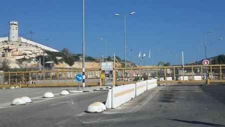 برطعة | حل اشكالية تنقل الاطفال عبر الحاجز العسكري « معبر ريحان » 