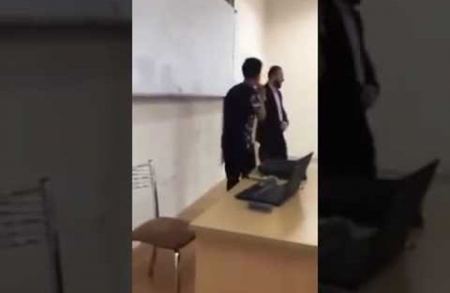 فيديو ... الجامعة العربية الامريكية في جنين تفصل محاضراً بسبب " موّال " 