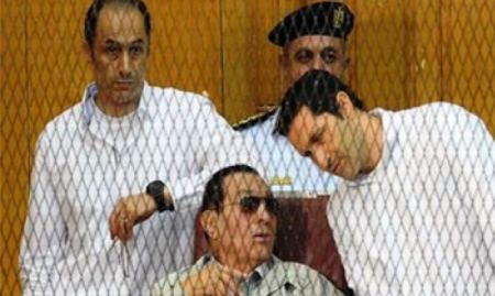 مصر: براءة مبارك ومعاونيه