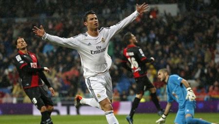 ريال مدريد يفوز على رايو فالكينو بخمسة اهداف
