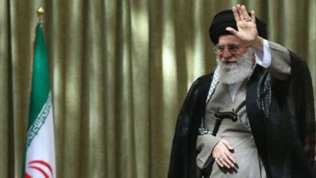  آية الله علي خامنئي يدعو إلى تسليح الفلسطينيين