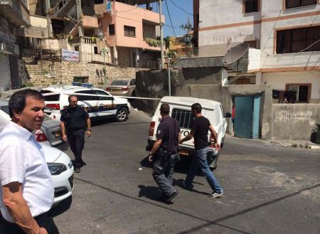 مجهولون يضعون قنبلة يدوية في سيارة مدير الجباية بأم الفحم