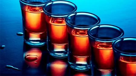 متسابق في بطولة « تناول المسكرات » يموت بعد شربه الكأس الـ 56 