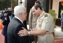 محمود عباس يهنيء السيسي بفوزه بالانتخابات