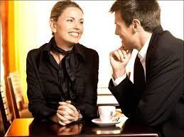 فيديو ... ما فائدة نظر الازواج لبعضهم البعض مدة 4 دقائق ؟