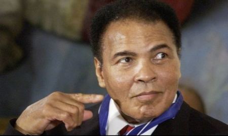 محمد علي كلاي يدخل المستشفى لفترة وجيزة