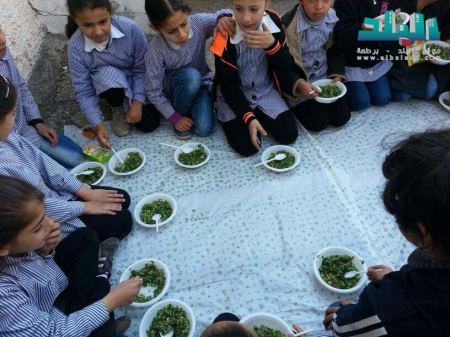  برطعة | صور ... فعالية الاكل الصحي في مدرسة بنات برطعة الثانوية