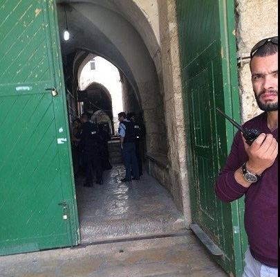 مستوطنان تنكرا بزي عربي وحاولا التسلل للمسجد الاقصى 
