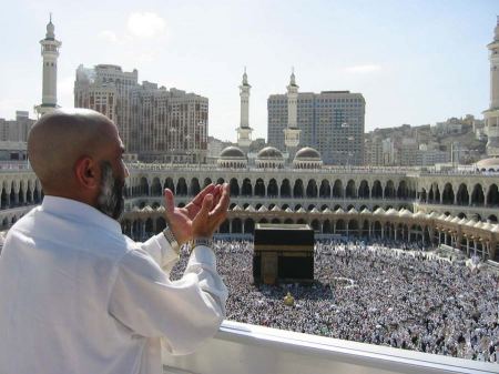 السعودية تواجه سماسرة تأشيرات العمرة 