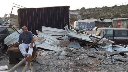 الاحتلال يداهم برطعة ويهدم منشأتين صناعيتين