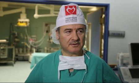 أطباء اتراك يجرون 19 عملية جراحية في المستشفيات الفلسطينية