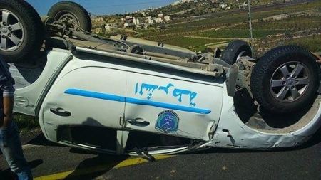 اصابة4 من الشرطة الفلسطينة بحادث مع مركبة لمستوطن قرب الخليل