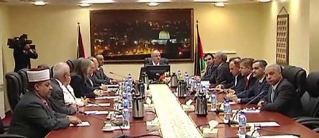 حكومة التوافق الفلسطينية في مواجهة مع ملف موظفي غزة