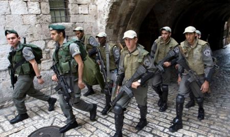 طعن مستوطن في منطقة باب العمود في القدس