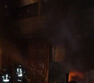 في شجار عائلي ... مقتل مواطن بالخليل واحراق 6 منازل 