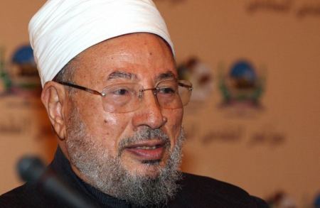 ردا على قادة الإمارات ... نخب عربية تشارك بـ هاشتاغ « القرضاوي إماما »